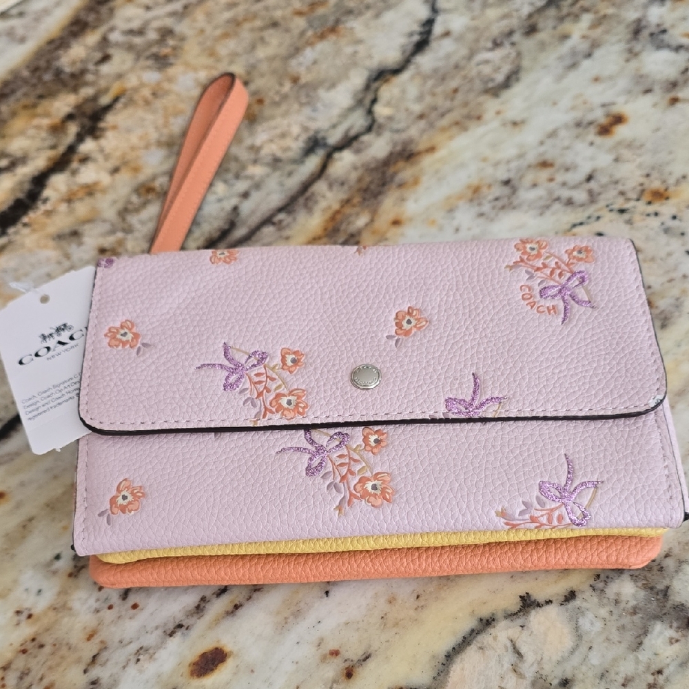COACH NWT MULTI COLOR LEATHER WRISTLET